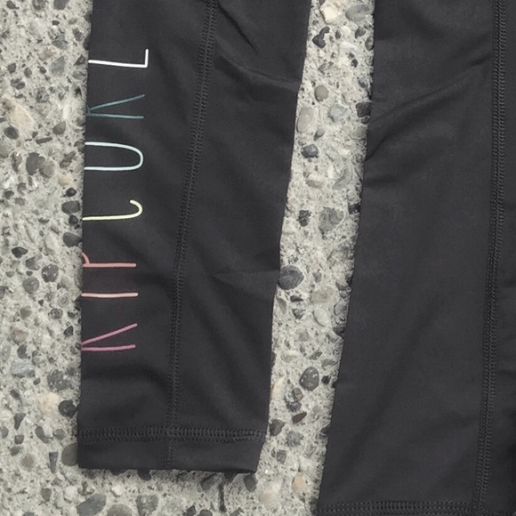 Rip Curl Rashguard - Picture 2 of 2